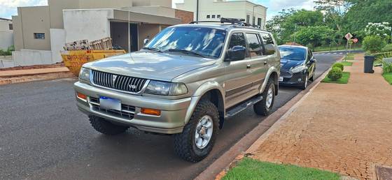 MITSUBISHI PAJERO 3.0 GLS 4X4 V6 24V GASOLINA 4P AUTOMÁTICO MITSUBISHI PAJERO 3.0 GLS 4X4 V6 24V GASOLINA 4P AUTOMÁTICO